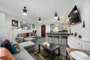 Anfield Cosy Stays - Air Host & Stay - Sleeps 14